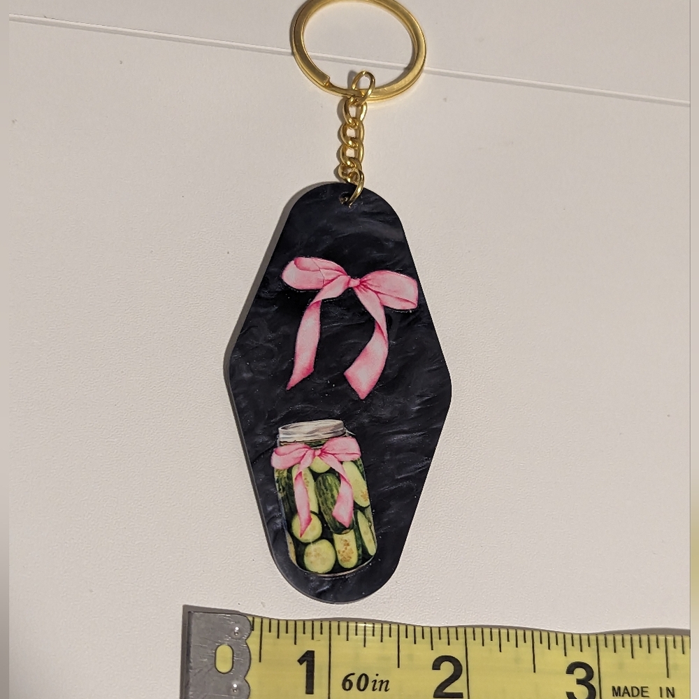 Girlie Pickle Marble Acrylic Motel Keychain New! - Picture 4 of 5